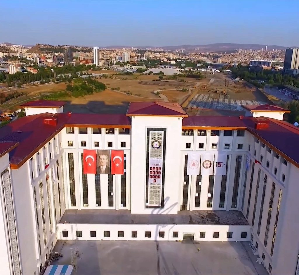 Ankara Emniyet Genel Müdürlüğü kamu binası çatı yapımı